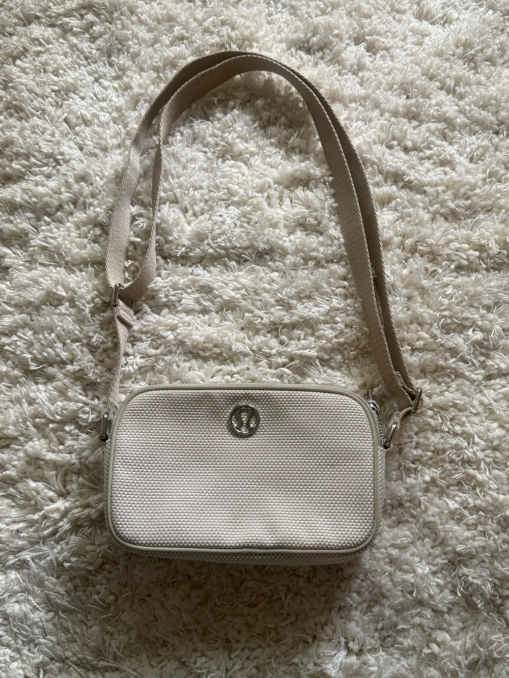 lululemon Crossbody Camera Bag 2L Textured Crossbody Bag White & Gray